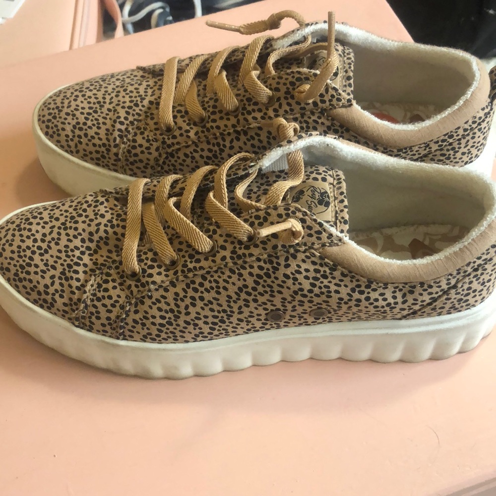 Women’s Roxy Platform Shoes - image 1